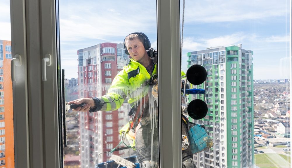 Gaji Cleaning Service: Berapa Besar Penghasilannya Saat Ini?